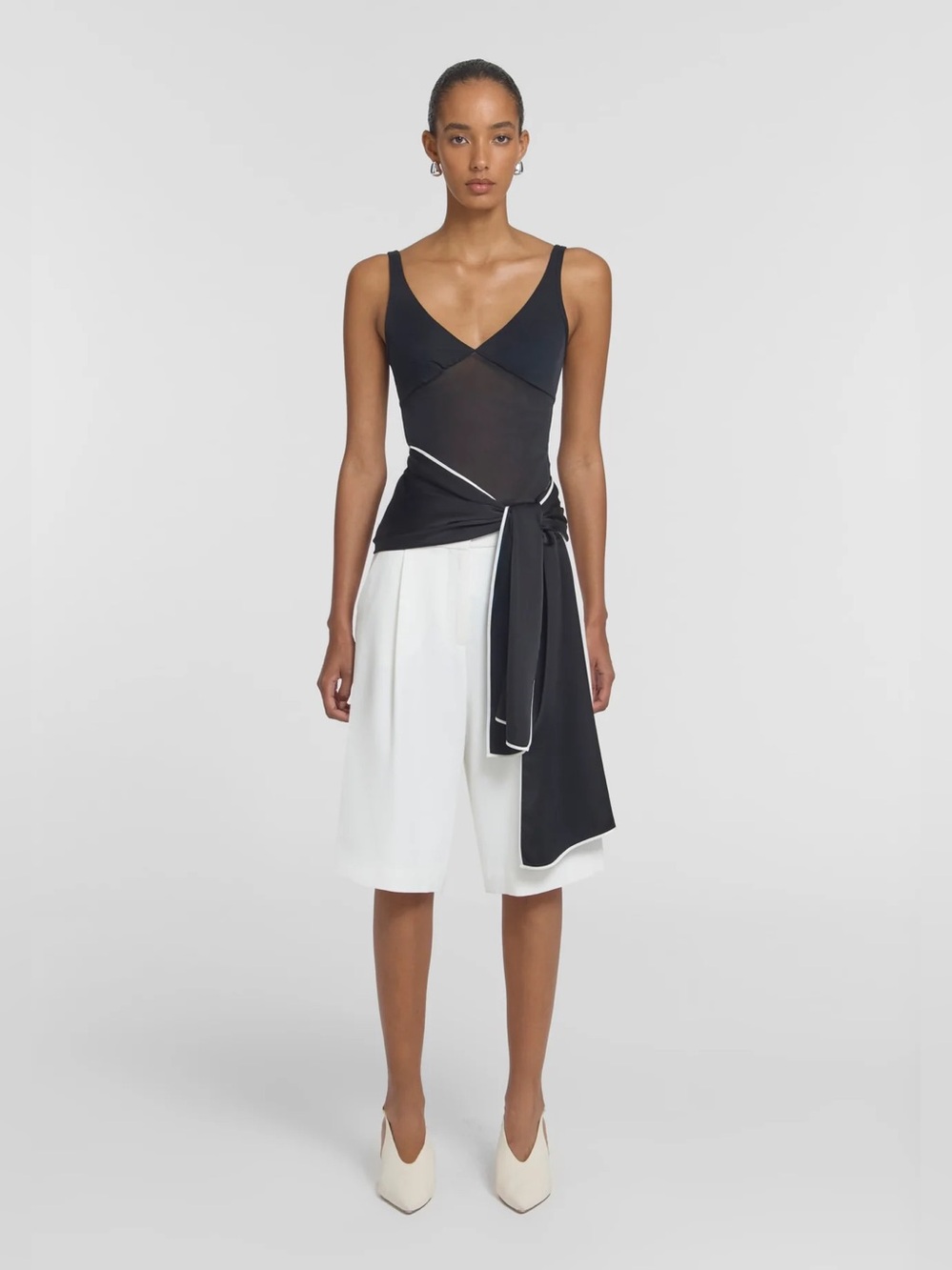 Vik & Woods - Monologue Short - White - size 0